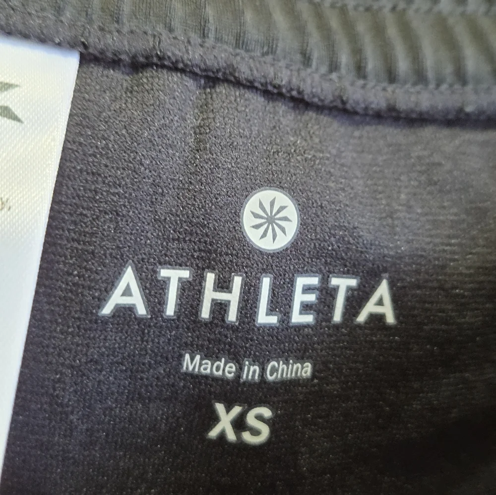 Athleta Polynesia Easy Short - Picture 6 of 10